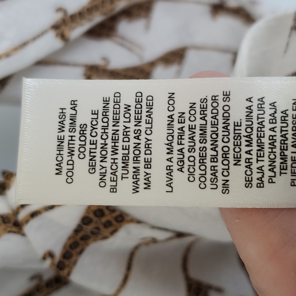 3/$30 Chico's Petite Long Sleeve Top - Picture 7 of 7